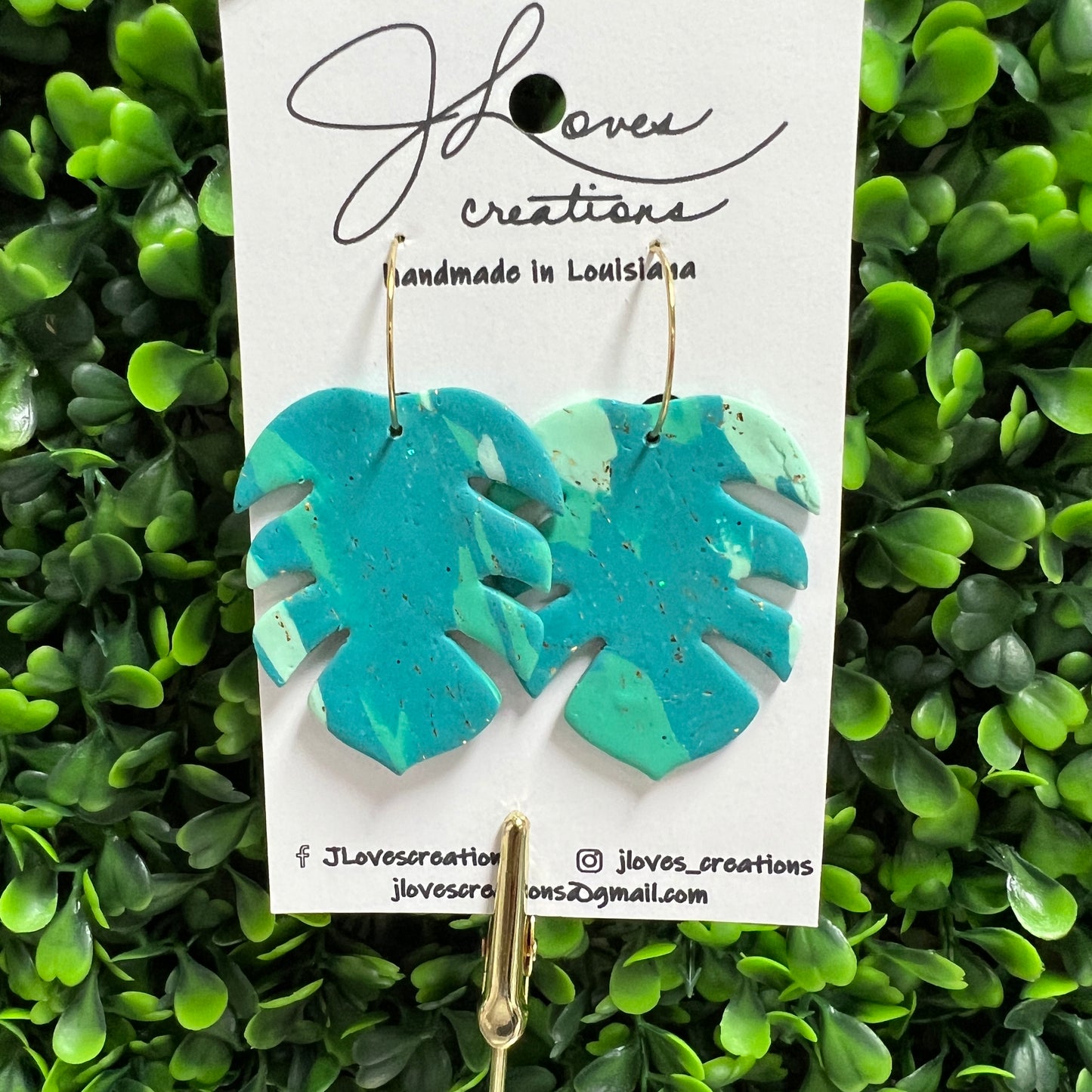 Monstera on Gold Hoop